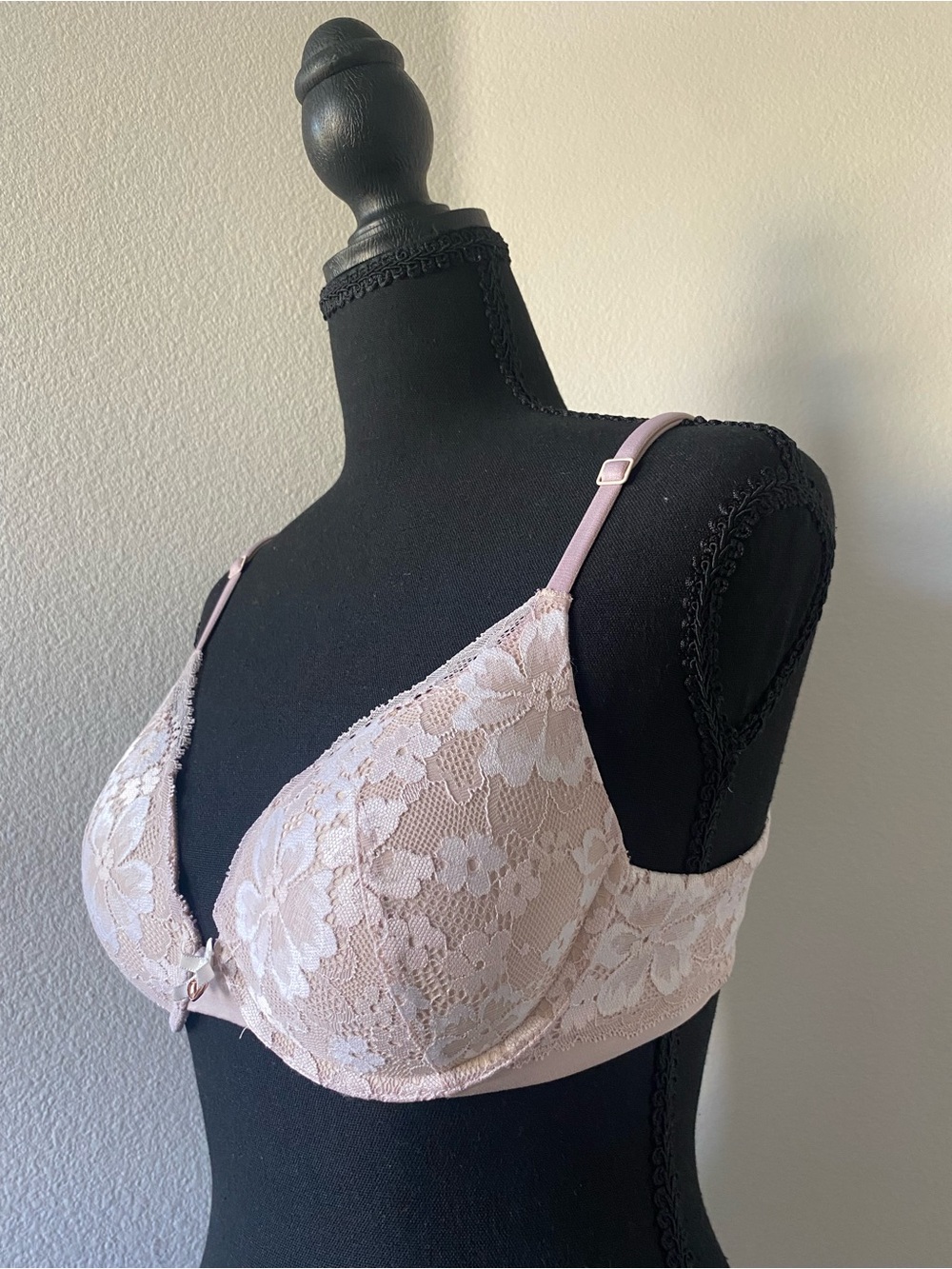 Victoria's Secret Blush Pink Lace T-Shirt Bra
